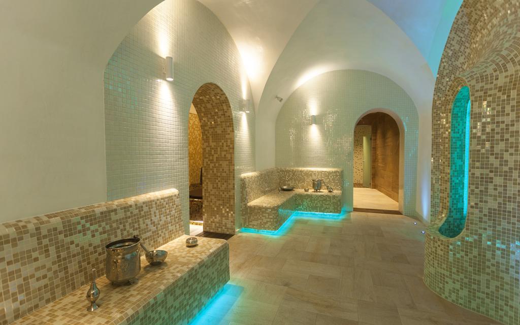 La Cigale Tabarka Hotel Exterior photo A hammam in a spa